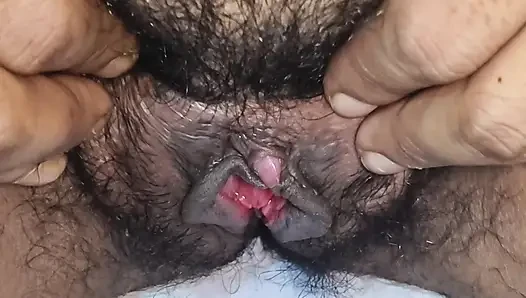 Bhabi apni chut ko rubbing Kar raha hai, Bhabi is rubbing her pussy