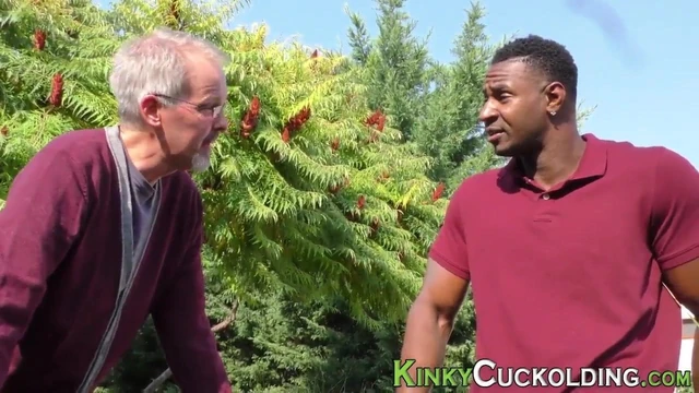 Tifucking and cuckolding milf anally rides