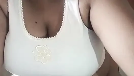 Couppilsmallu enjoing in bed room