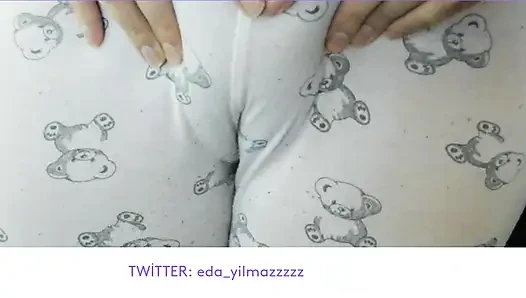 CAMELTOE- SWOLLEN PUSSY- MASTURBATE WITH PAJAMAS