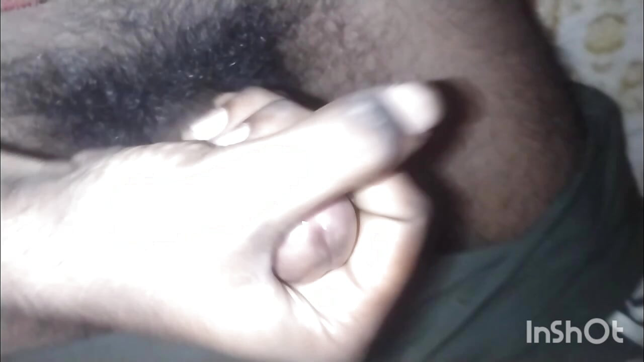 インドから夜にオナニーするドスケベ少年