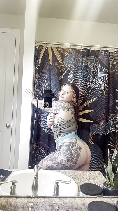 Shower Peeker: Stripping Down and Getting Soapy