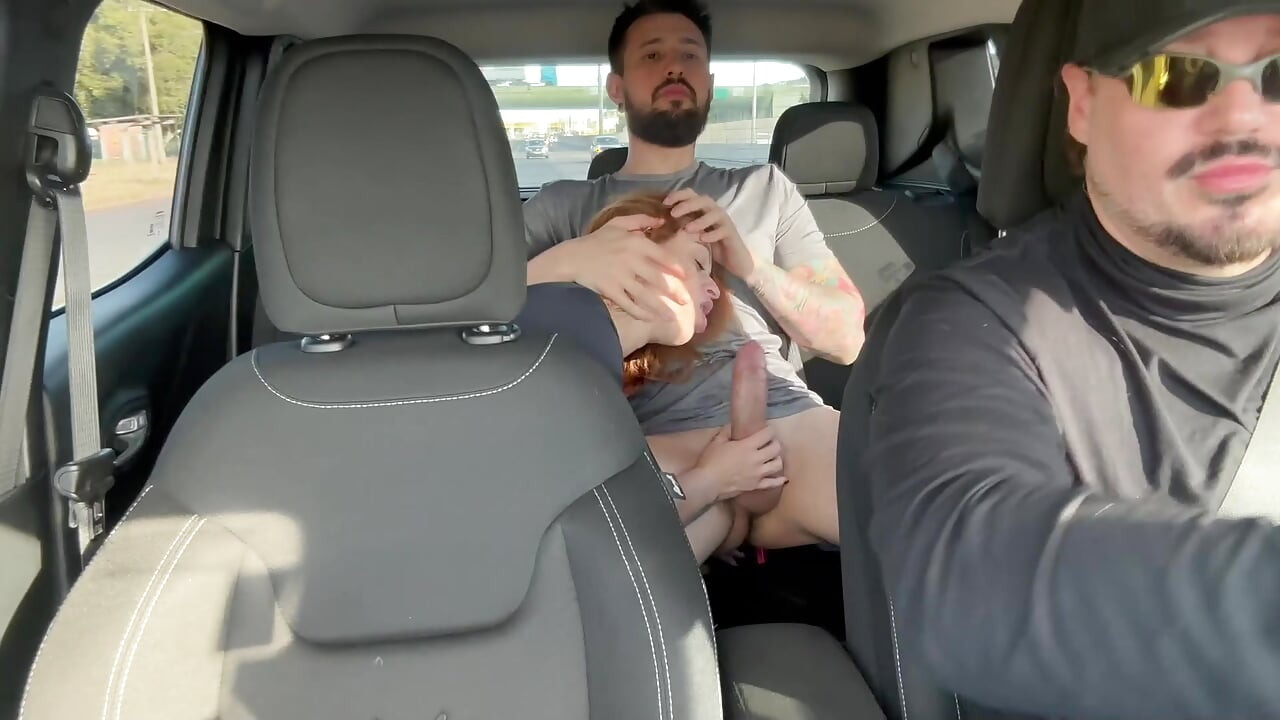 Cogí a la pareja en el asiento trasero de Uber y los dejé marchar