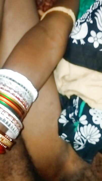 Bhabhi ke sath chut chudai with her naughty husband