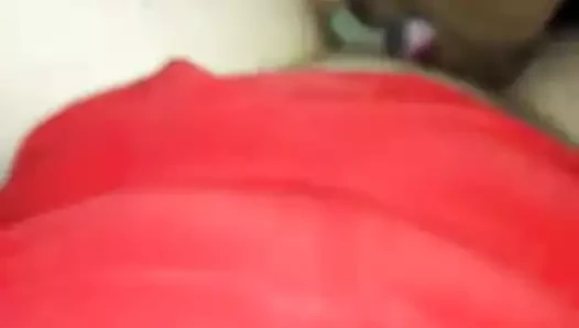 Лижет