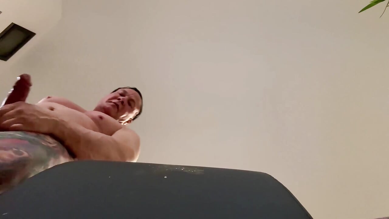 皮帶故事 - 被釘住 - 被榨取陰戶並再次被釘住