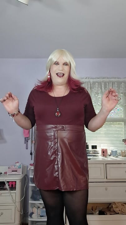 A real pantyhose story: for my friend MatureLover -Girdle Lover!