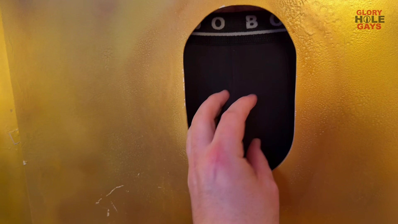 Monster Abspritzer am Gloryhole.