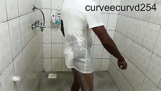 Kami Diisap Dan Dientot Basah: Romansa Kamar Mandi