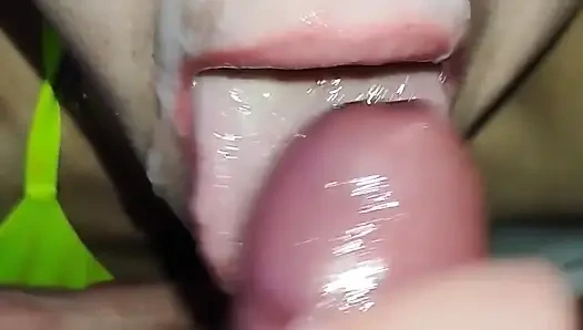 Blowjob im whirlpool, sperma im gesicht und im mund