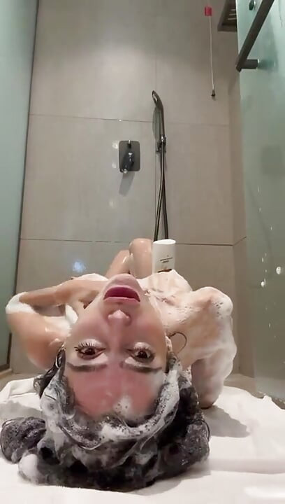 Mandi berbusa ekstrem