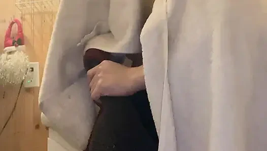 Hana si cewek dengan toket mungil dengan toket besar alami lagi asik mandi