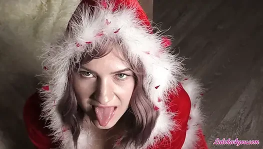 Mann fickt geile Elfe hart hart nach heißem blowjob zu weihnachten und abspritzen