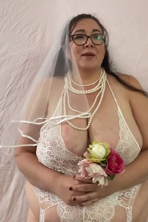 Bride blows groomsmen bukkake fantasy