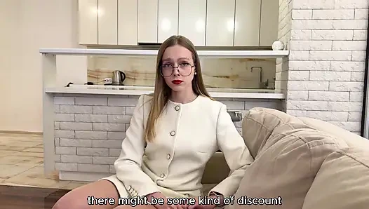 DAIRENIN HER KÖŞESINDE EVLI BIR EMLAKÇıYLA SIKIŞIYORUM. KOCASıNı ALDATıYOR