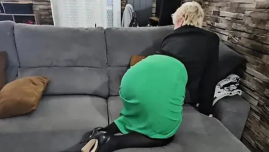 Sexy mature MILF uses this dildo on her pussy and ass until orgasm