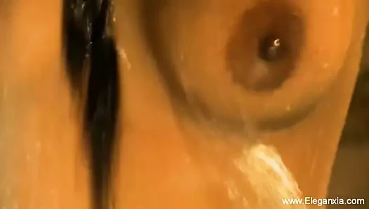 Mystery Babe Is So Exotic Nude