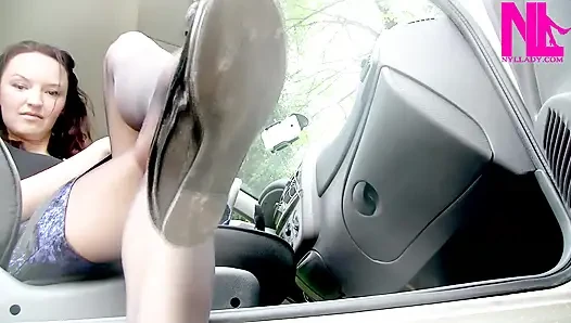 Baumeln in sexy Patentwohnungen im auto