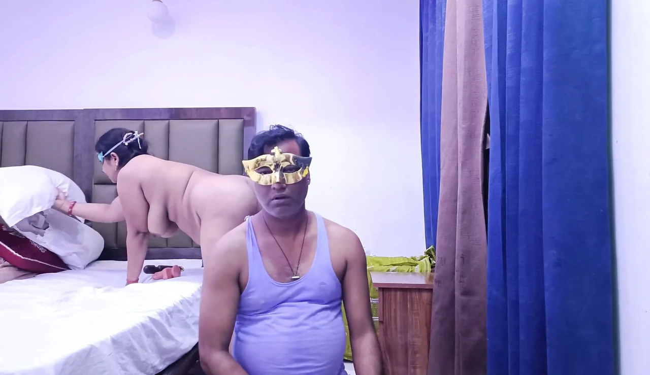 Pooja Bhabhi Fuck with Husband in Hotel Room