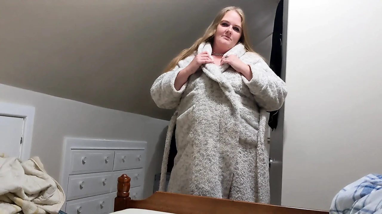 I Never Knew My BBW Stepmom Could Be so Damn Sexy Until We Were Home Alone and She Seduced Me!
