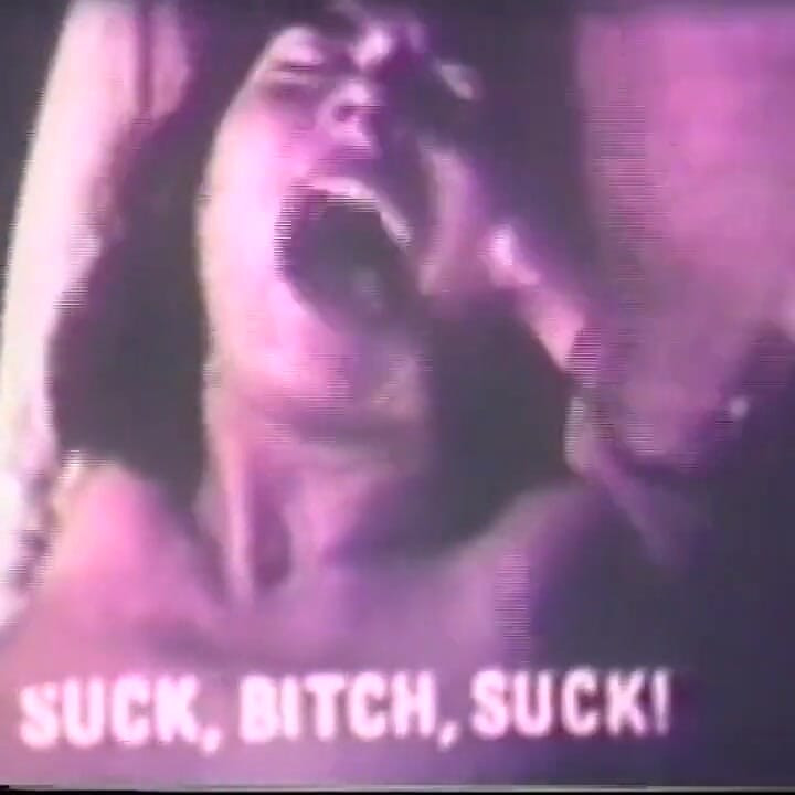 American Vintage rough porn com uma pobre garota pega e selvagemmente fodida por dois bandidos