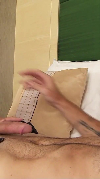 Schlanke Thai Nutte mit Mini Titten von deutschem Urlauber ohne Kondom gefickt und gefilmt | Clip 1