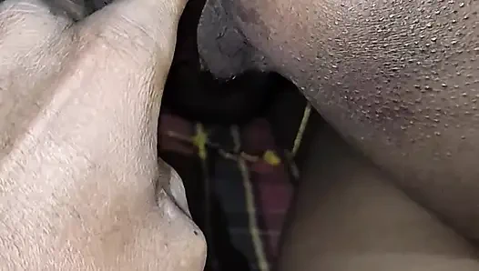 Дези в туалете в киске