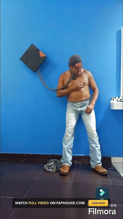 Campuran campuran dengan keseronokan dalam seluar jeans