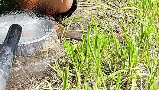 Adik tiri desa india mandi bareng-bareng di lapangan terbuka sambil mandi sambil bugil di hutan, kakak ipar diam-diam