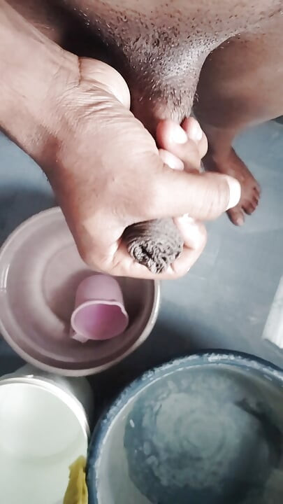 Ia banyak hari ini.