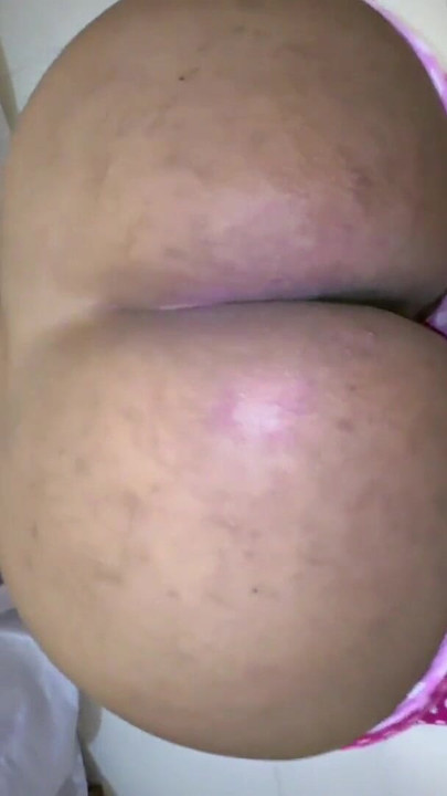 Mẹ kế mông to nóng bỏng bị mắc kẹt dưới giường của con riêng & cô ấy muốn đụ hậu môn từ anh ta | Đoạn video ngắn 1