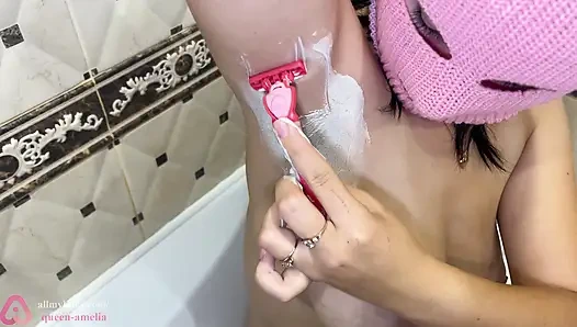 Epilation of armpits with an epilator! Shaving hairy armpits! Depilation!