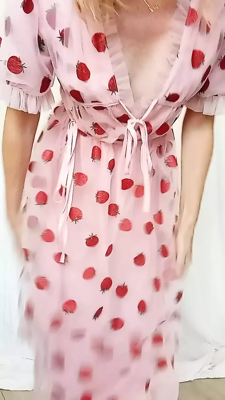 Váy dâu tây