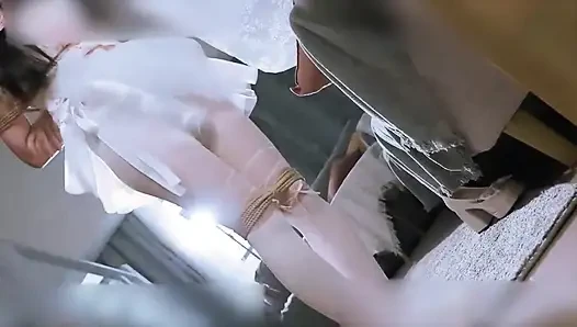 Ms19-a girl dengan gaun pengantin disiplin sama vibrator