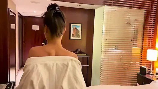 Monika Fox duşta evde mastürbasyon yapıyor