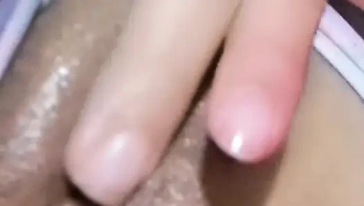 Gomez shows off her big tits