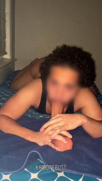 Fodendo minha garganta com um vibrador de 8 polegadas