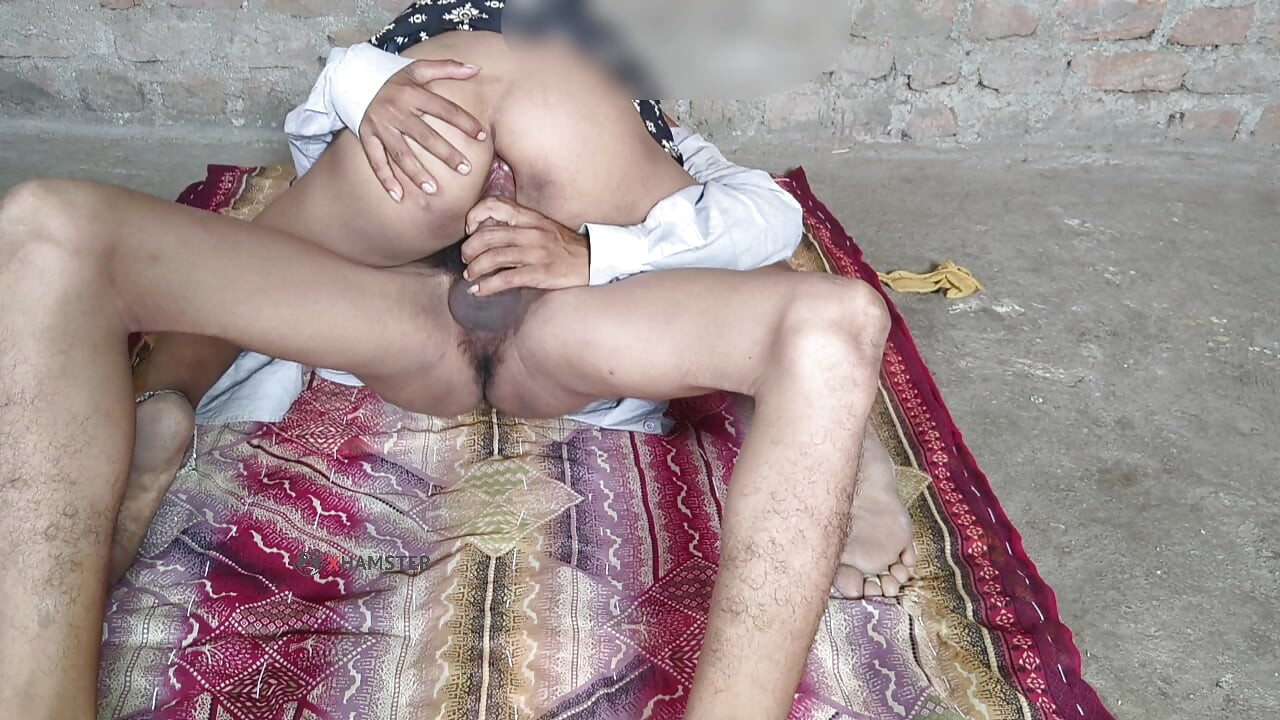 Desi bhabhi ki gand chudai. Big ass desi bhabhi