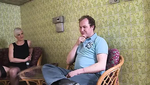 Amateur Threesome with Double Penetration and Anal to Mouth