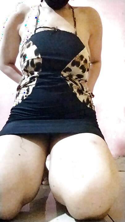 Filming milf while she was playing in her pussy