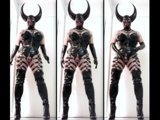 Кроссдрессер Demon в латексе и резиновая кукла госпожа Devil Fetish Queen