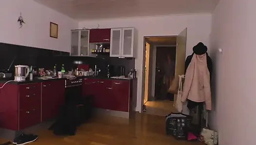 Blondes küken bekommt ihre muschi hart zertrümmert