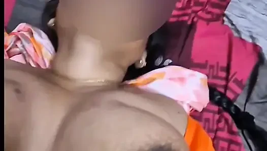 Bakış açısı sari ve bluzlu seksi desi ev hanımının sikişme derleme videoları