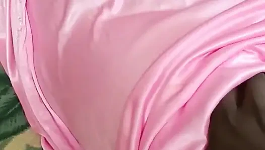 Индийская дези красивая тетушка телугу сочную киску трахается в розовой ночной наездницы в позе раком, трах полностью горячая романтика