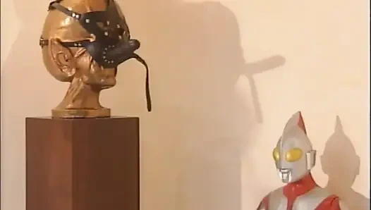 Большой зрелый член в сексуальной блондинке