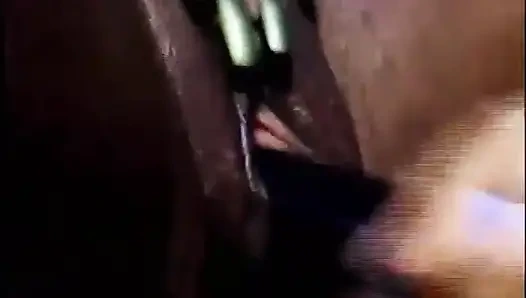 Seksi zenci lezbiyenler üçlü amcık dildo sikiliyor