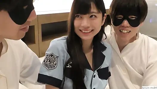 Mergokin polisi wanita cantik