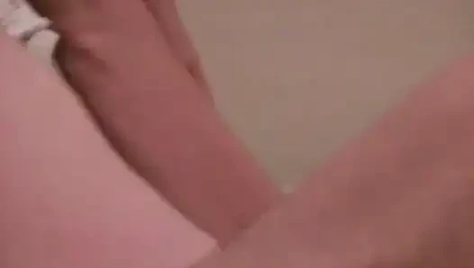 Geiler typ isst MILfs muschi, bevor er sie hämmert