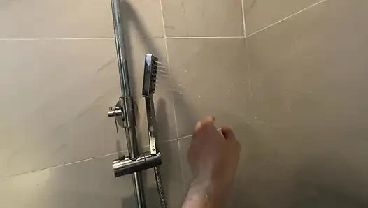 Üvey Kız Kardeşim Duş Almama Izin Vermedi Ve Güzel Bir Seks Yaptık.