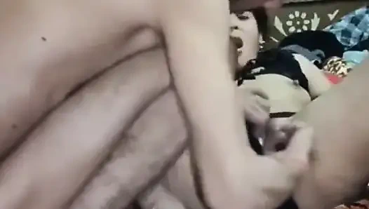 Gadis India dientot habis-habisan sama pacarnya